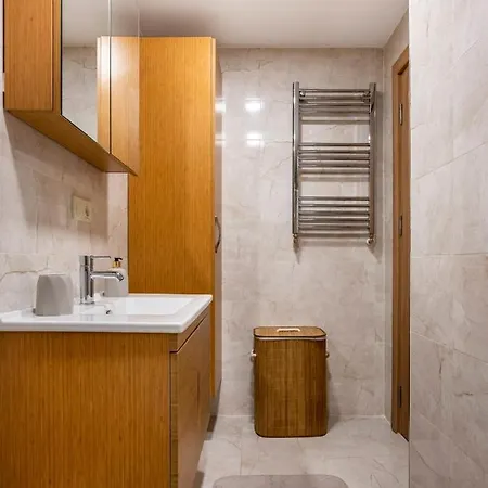 Convenience Meets Luxury In The Heart Of The Daire *